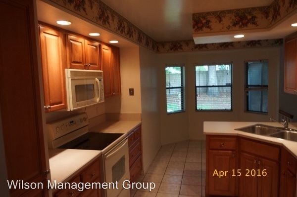 Building Photo - 3 br, 2 bath House - 513 Lakeshore Circle
