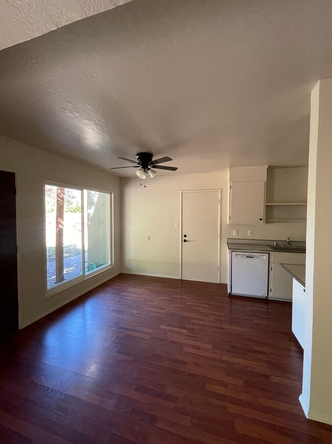 Foto del edificio - Charming 3 Bedroom Home Near Downtown Davis