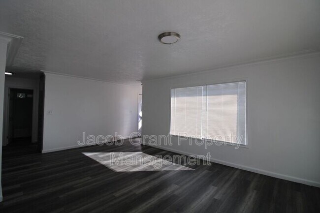 Foto del edificio - 8077 N Yellowstone Hwy