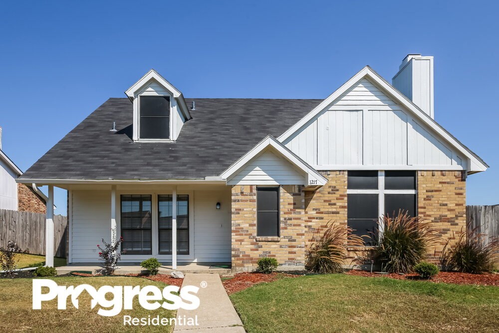 1217 Greenbriar Ln, Lancaster, TX 75146 House Rental in Lancaster, TX