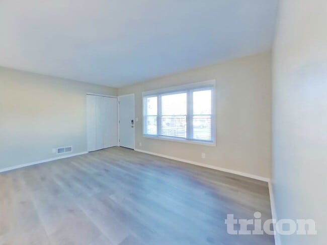 Foto del edificio - 2463 Yolanda Trail