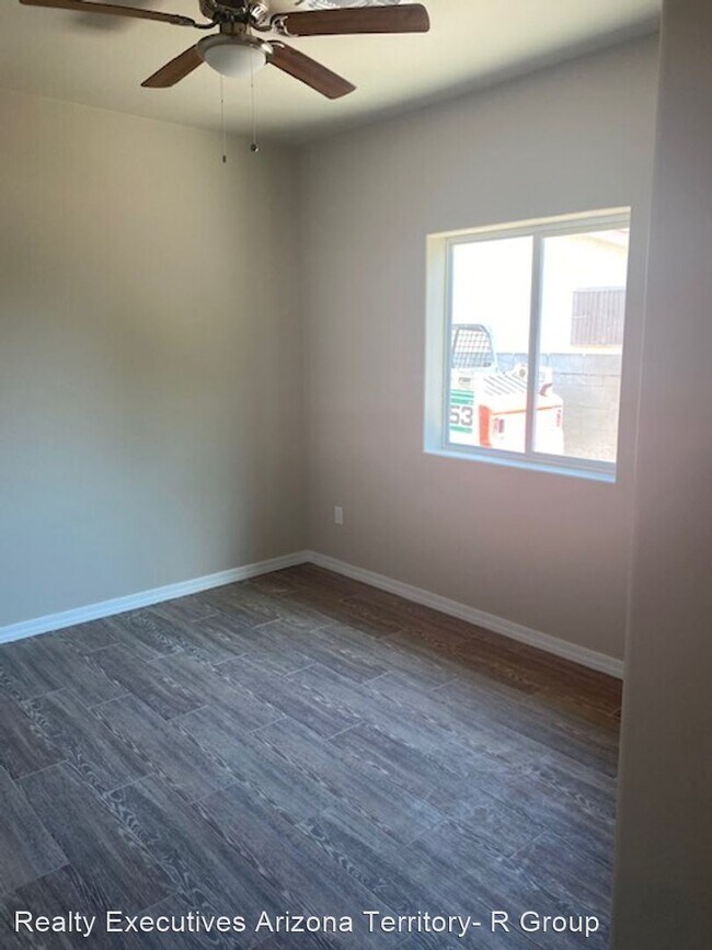 Building Photo - 5720 S Southland Blvd