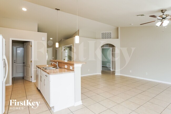 Foto del edificio - 2237 Tropicana Parkway W