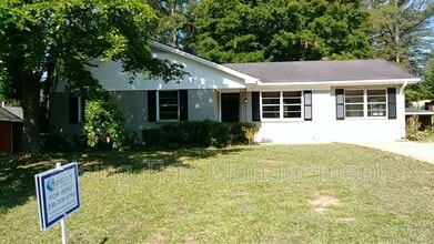 Building Photo - 816 Hillview Dr