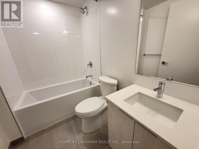 Photo du bâtiment - 357-4357 King St W
