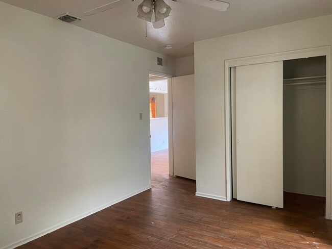 Building Photo - Charming home located in Old Figarden