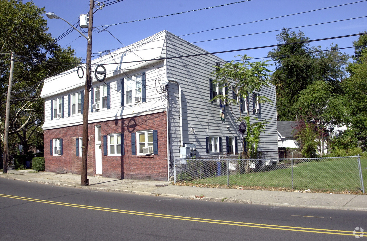 Building Photo - 217-219 Hillside Ave