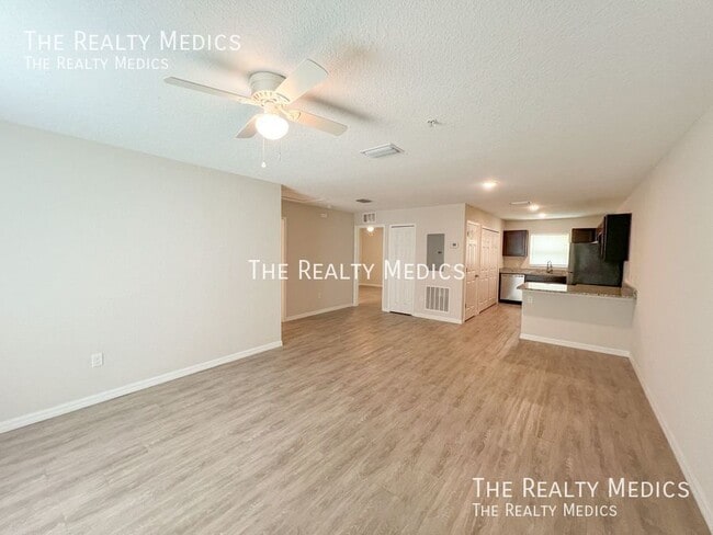 Foto del edificio - 8106 Juniper Rd