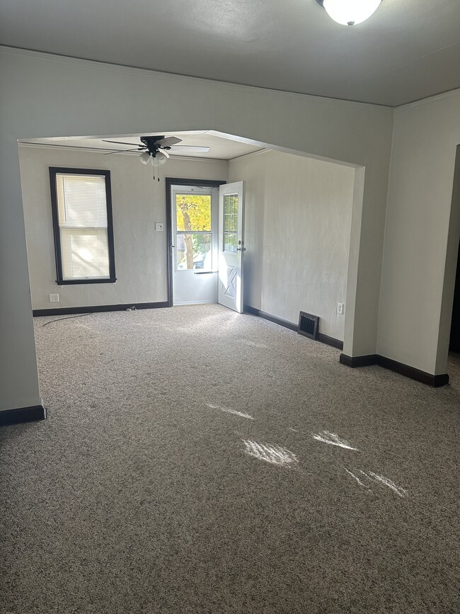 Building Photo - 1914 Garfield Ave