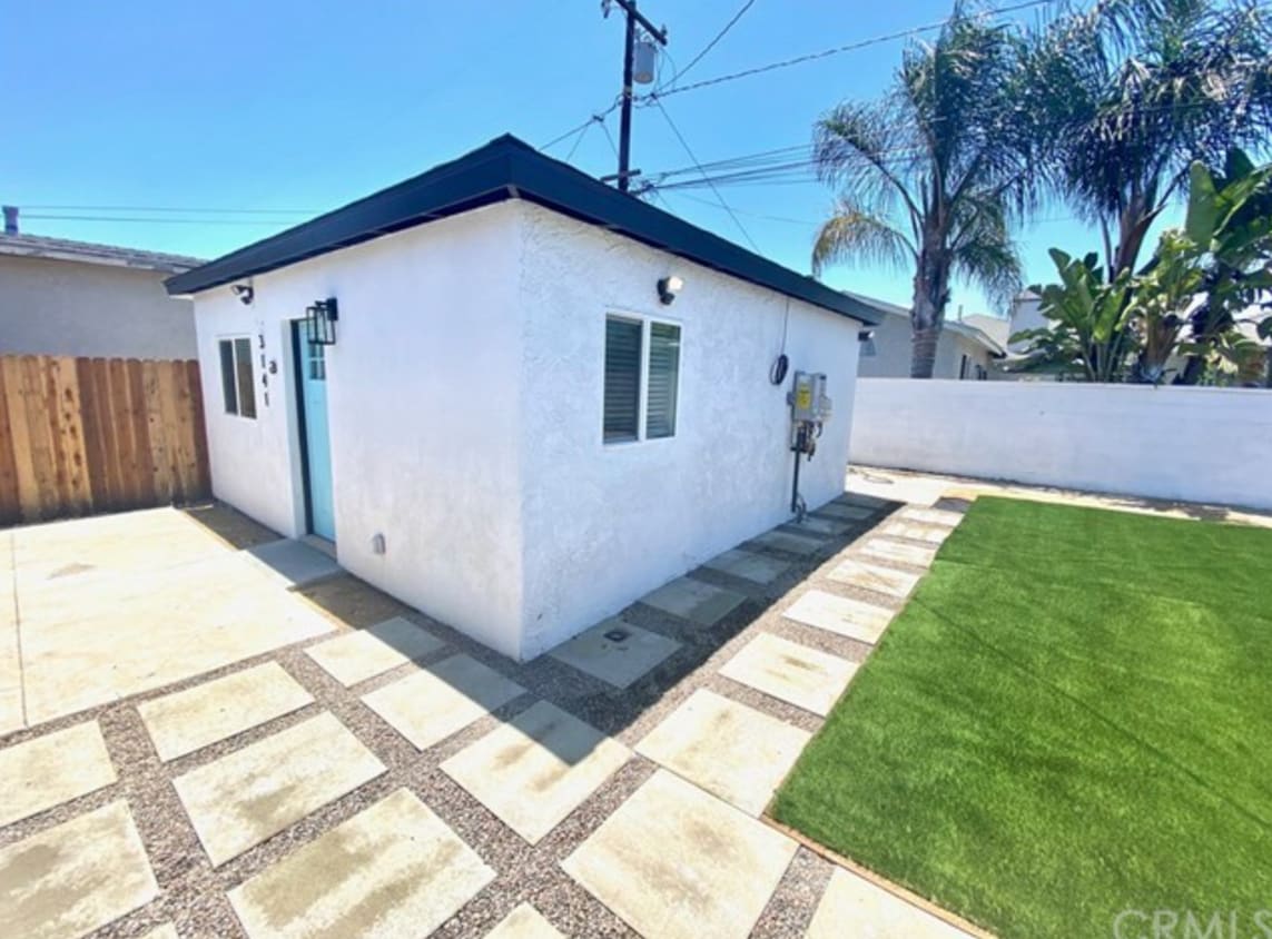 Primary Photo - 3141 Chatwin Ave