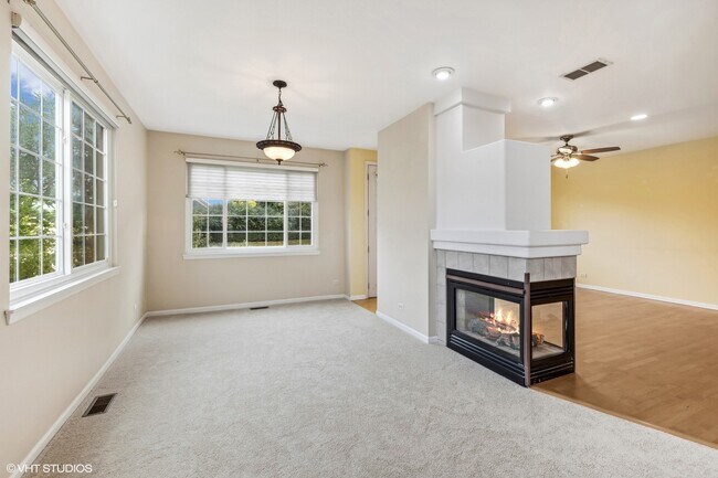Building Photo - 2576 Camberley Cir