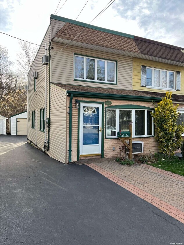 Foto principal - 4330-4247 247th St