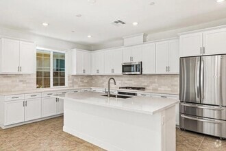 Building Photo - 73523 Travers St