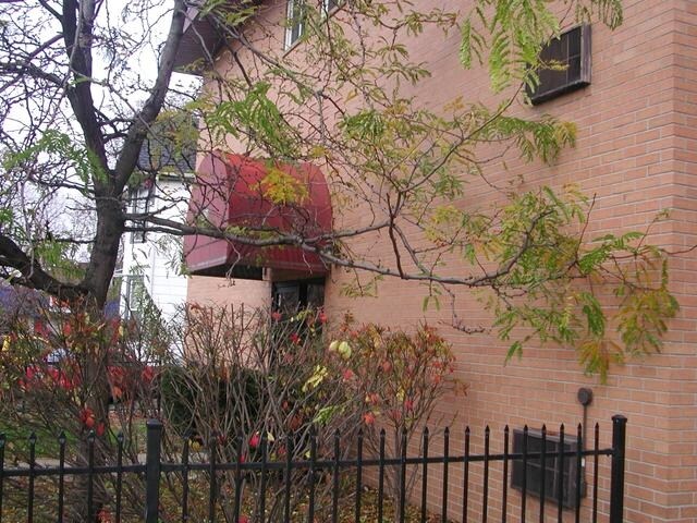 Building Photo - 607 Hill St