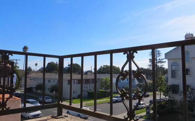 balcony view - 3968 Inglewood Blvd