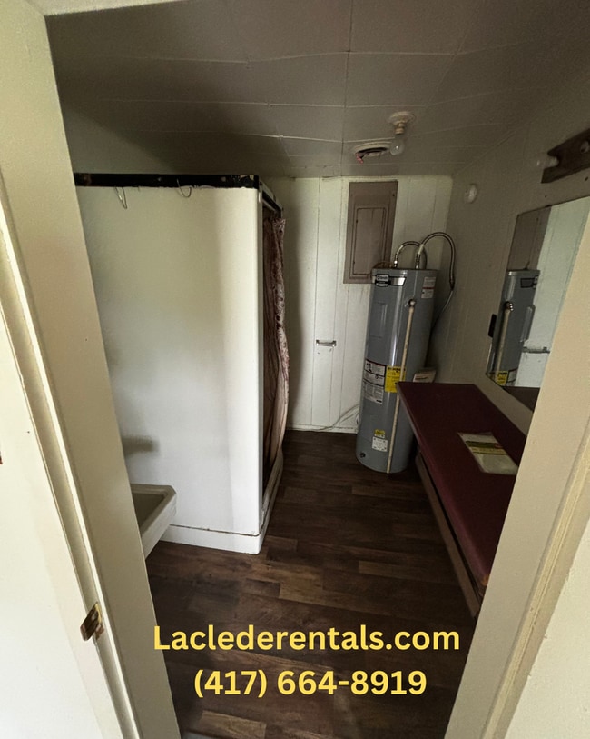 Building Photo - 3 bed 2 bath House