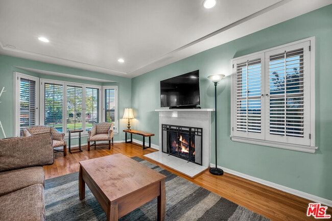 Building Photo - 8207 Stewart Ave