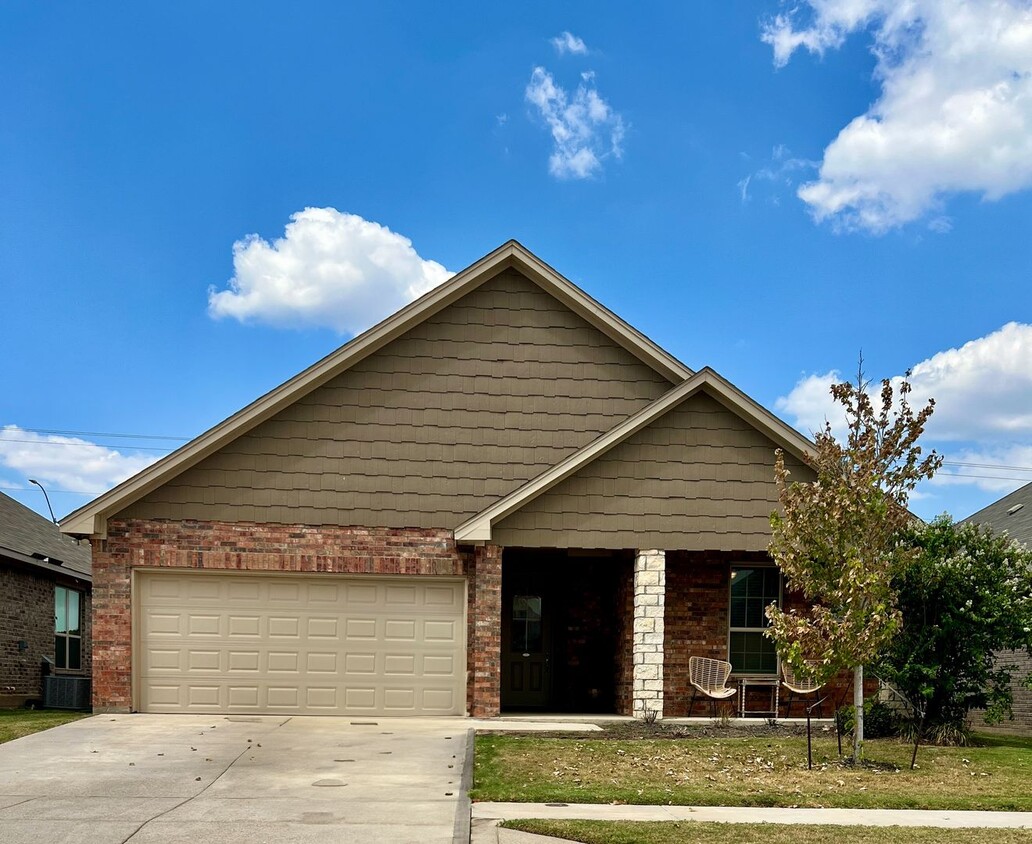 Foto principal - 3 bedroom 2 Bath home located in McPherson...