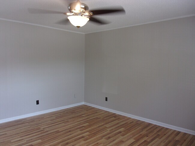 Foto del edificio - 1823 India Hook Rd