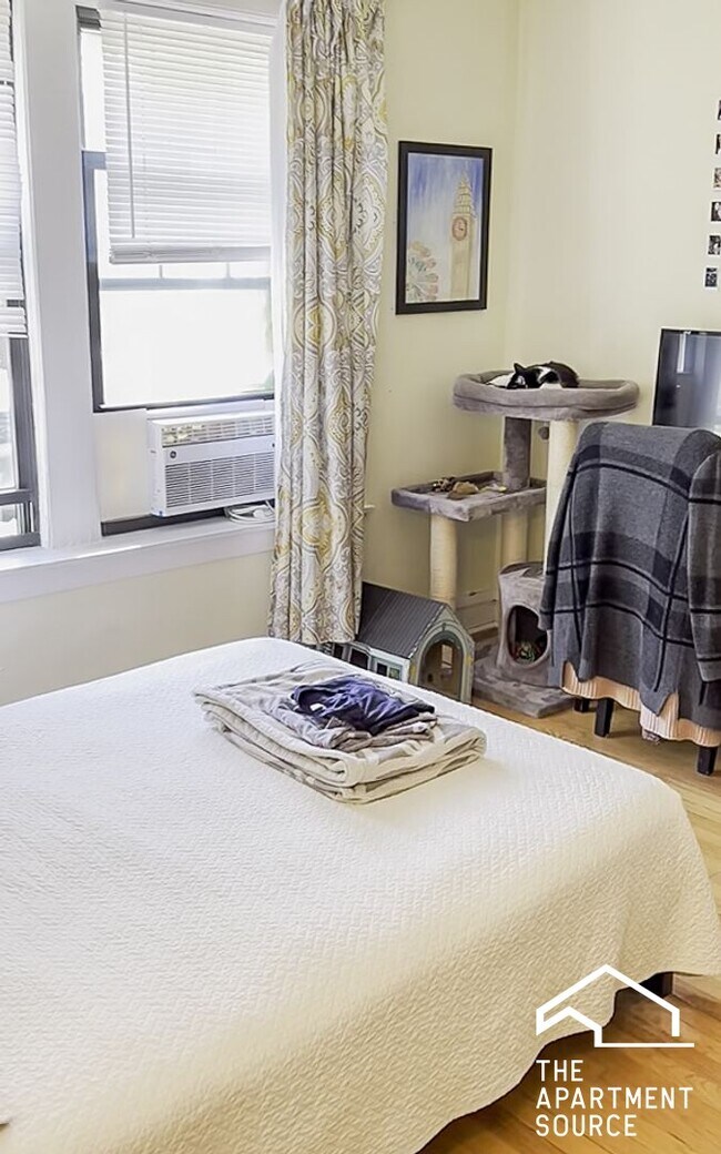 Foto del edificio - 4604 N Winchester Ave