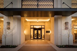 Building Photo - 1717 Bissonnet St