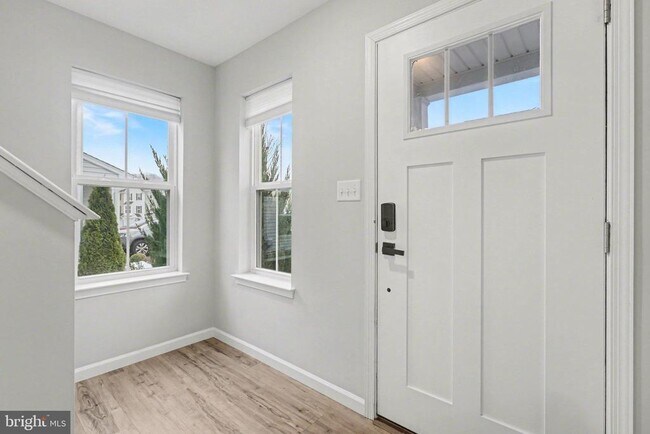 Foto del edificio - 8110 Kelly Dr