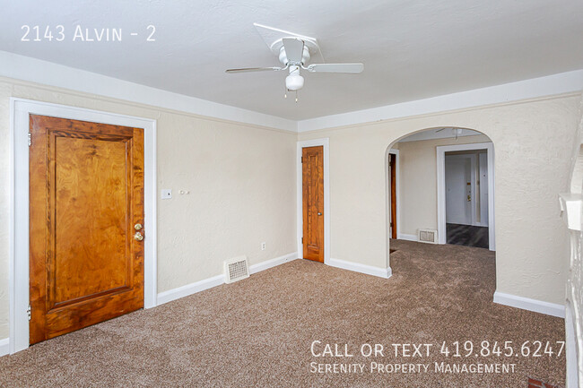 Building Photo - ?? Snag This Lucky Apartment Before the Le...