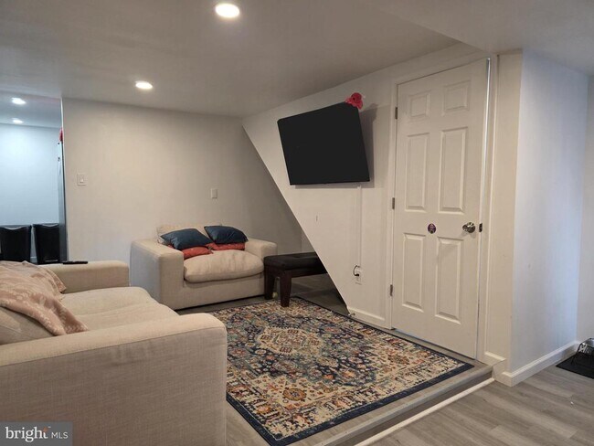 Building Photo - 46 Lincoln St