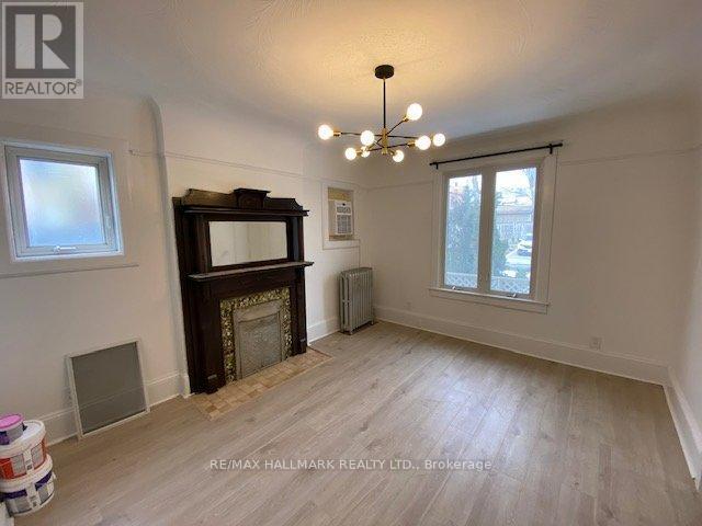 Photo du bâtiment - 285 Bain Ave