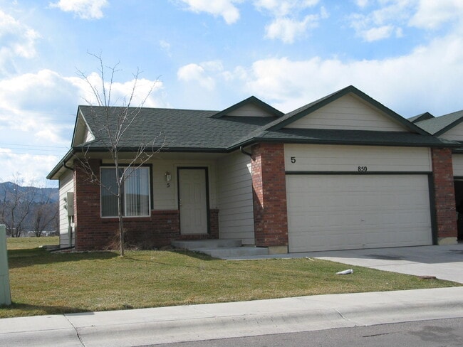 Building Photo - 850 S Overland Trl