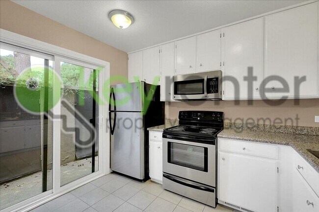 Foto del edificio - 2254 Woodside Ln