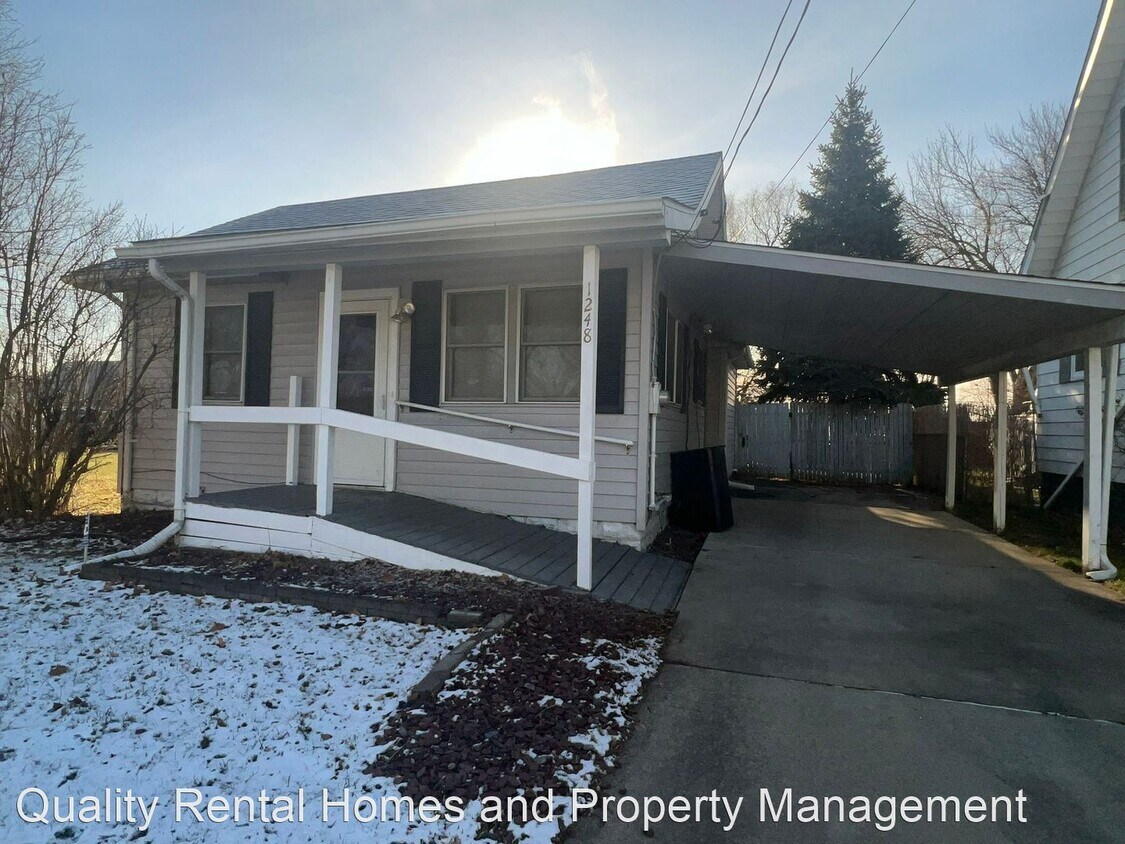 2 br, 1 bath House 1248 Wells St House Rental in Burton, MI