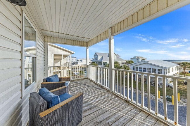 Foto del edificio - 1472 W Beach Blvd