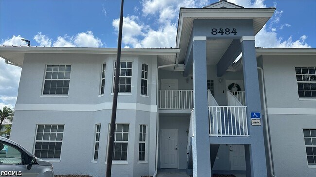 Foto del edificio - 8484 Bernwood Cove Loop