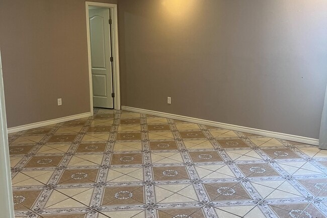 Building Photo - 514 Buckeye Dr