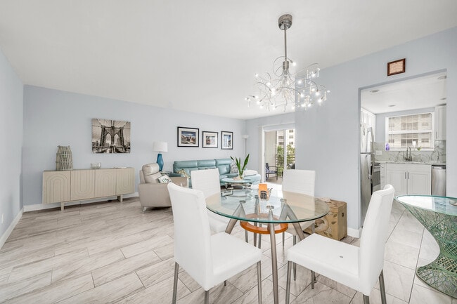 Building Photo - 2731 NE 14th Street Cswy