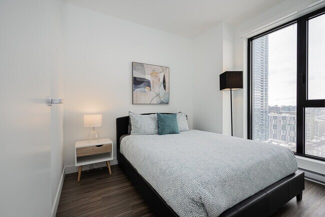 Photo du bâtiment - 1383 Av. Argyle