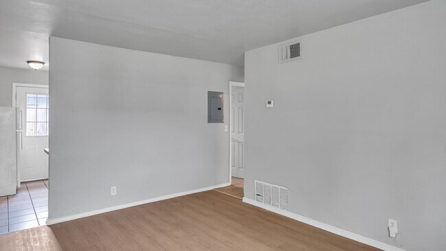 Foto del edificio - 1314 N Irvington Ave