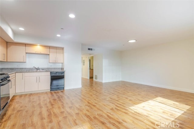 Foto del edificio - 1466 Tamarind Ave