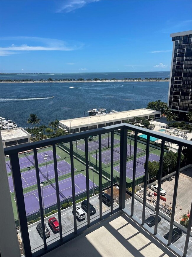 Building Photo - 1901 Brickell Ave