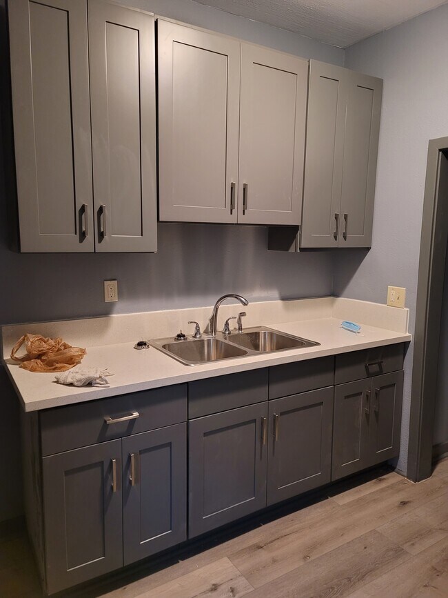 Foto del edificio - 1240 N Kenmore Ave