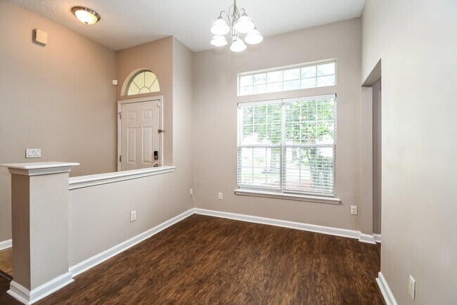 Building Photo - 2695 Coachman Lakes Dr