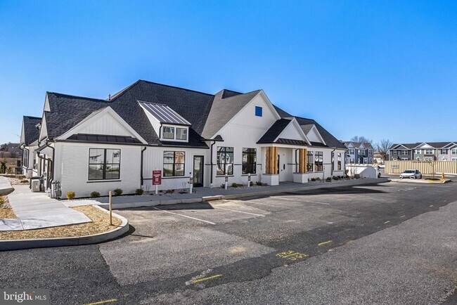 Foto del edificio - 2801 Pinewood Ln