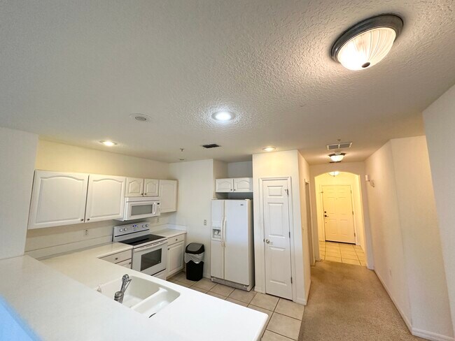 Foto del edificio - 900 Canopy Walk Ln