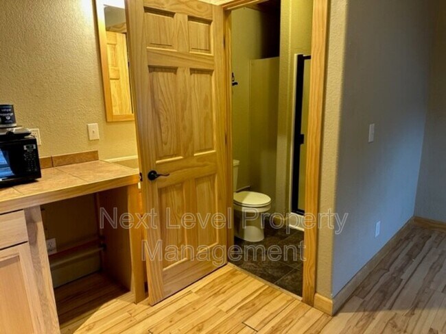 Foto del edificio - 1263 US-2