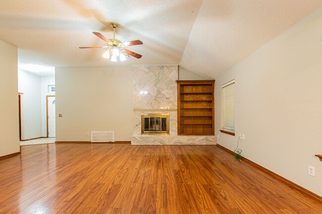 Photo - Beautiful 3 Bed 2 Bath in the Heart of OKC! House