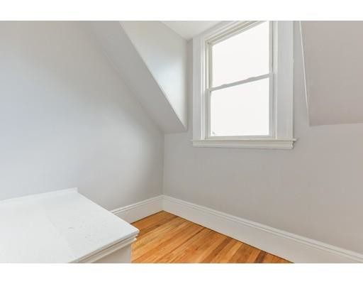 Building Photo - 15 Salcombe St