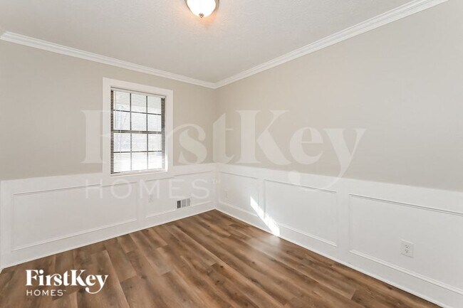 Foto del edificio - 2795 Twin Springs Dr