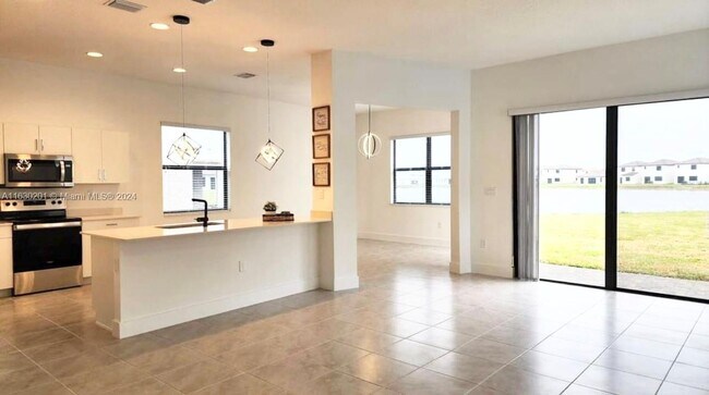 Foto del edificio - 5736 Cassidy Ln