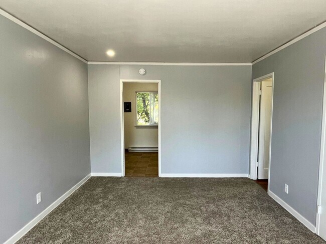 Foto del edificio - (UNM 1891 #7) Updated 1 bed/1bath Apartment